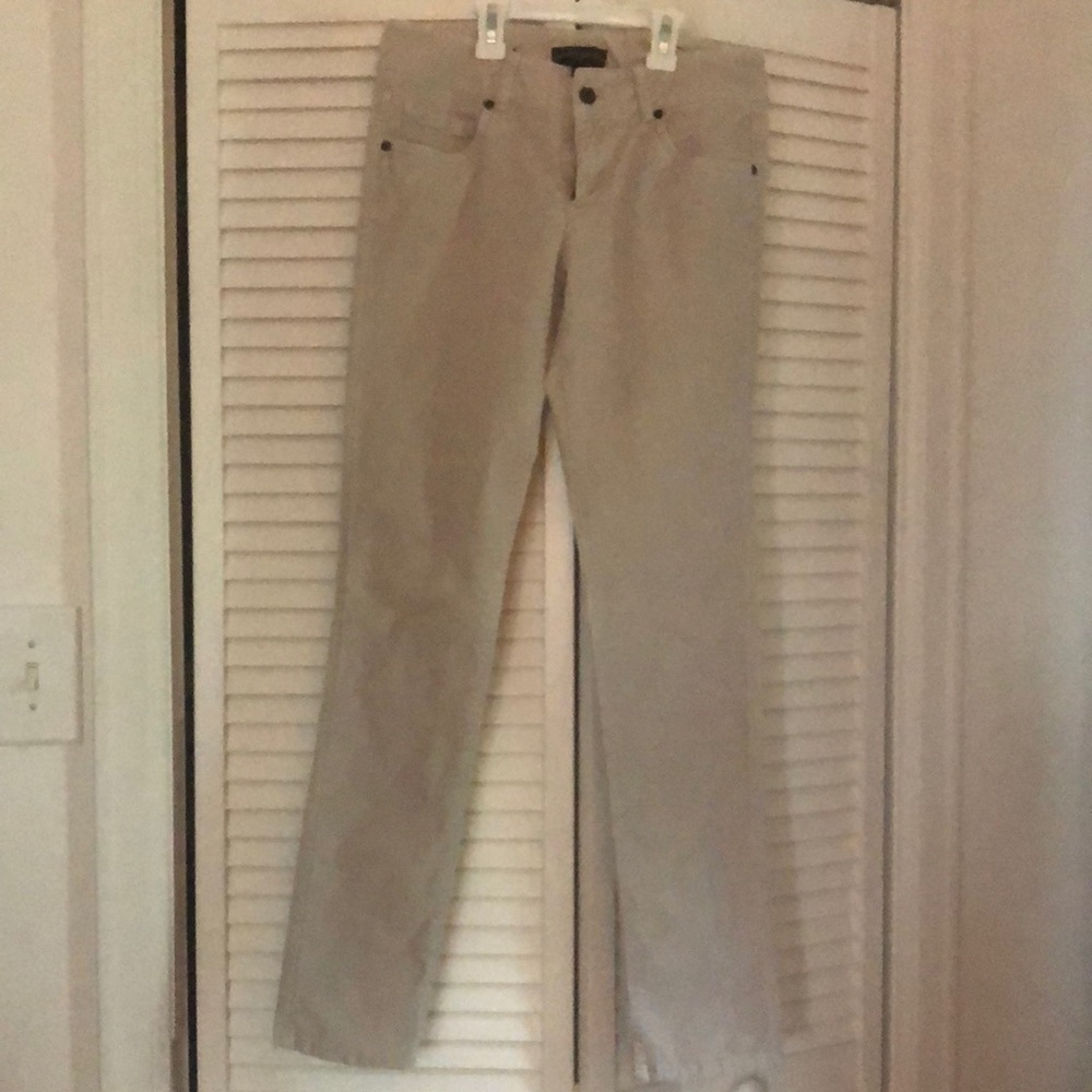 Banana Republic off white casual straight leg. Great condition!